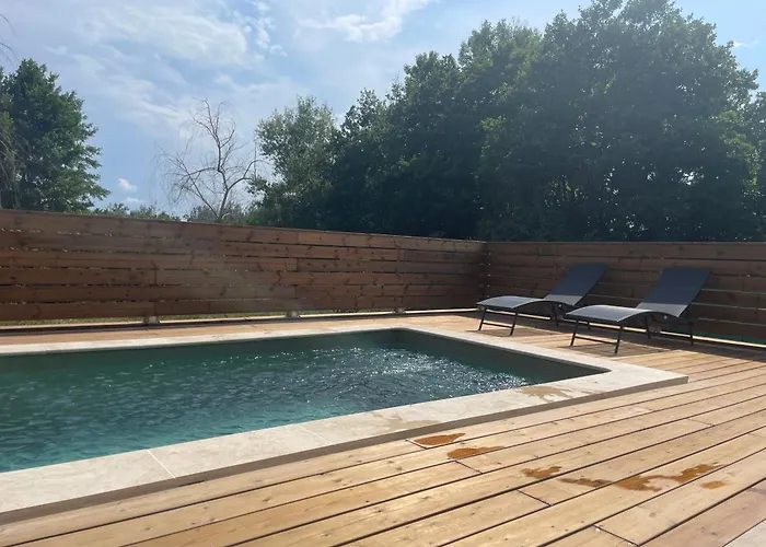 Avec Piscine Privee